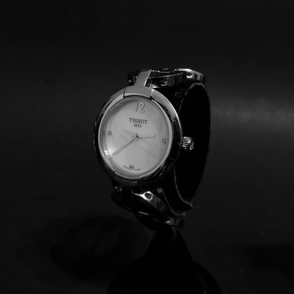 Petite Tissot T084210A MOP Pinky T-Ladies Quartz Watch main image 6